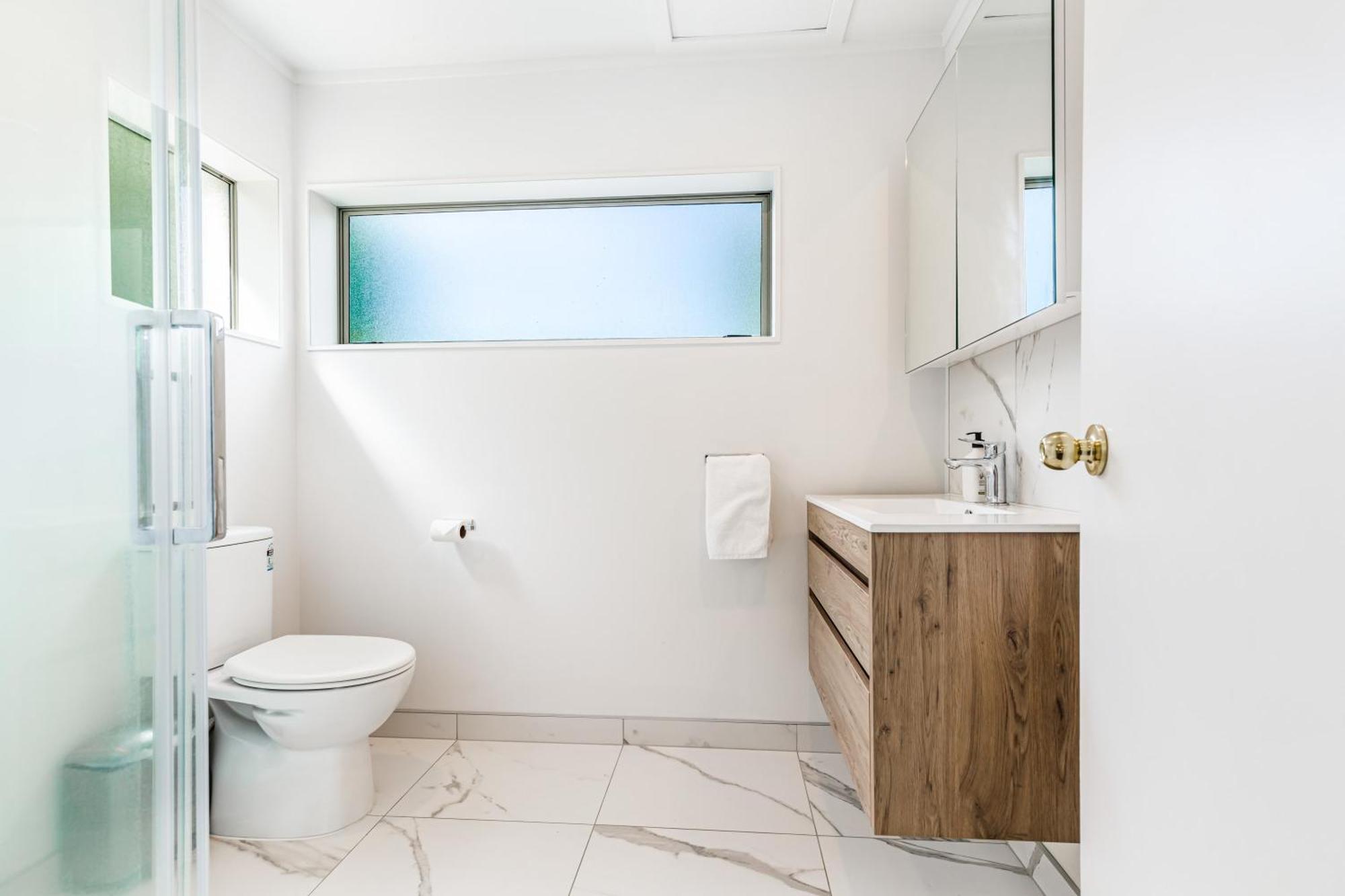 Private And Sunny 3-Bedroom Home With Parking 오클랜드 외부 사진