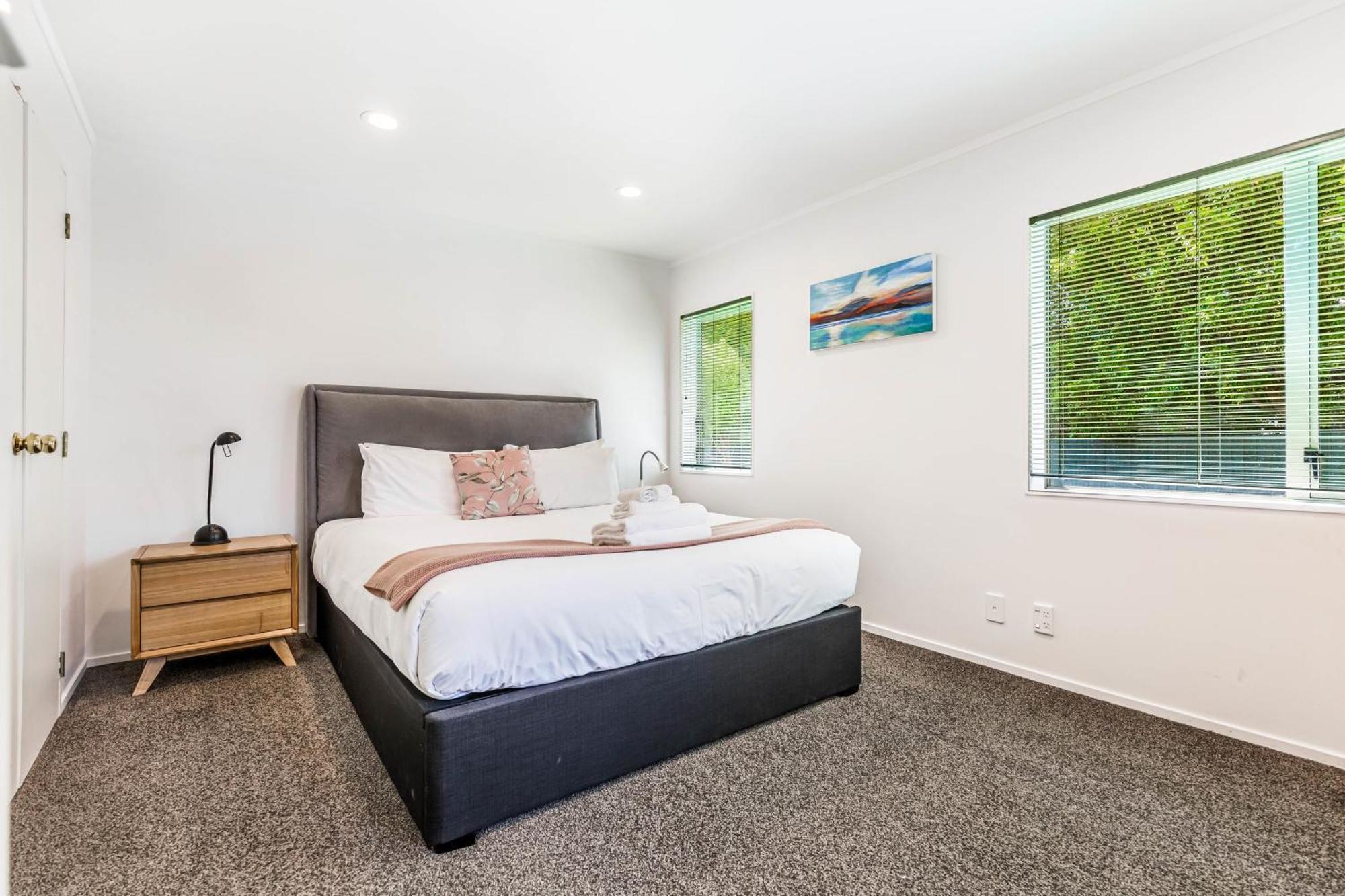 Private And Sunny 3-Bedroom Home With Parking 오클랜드 외부 사진